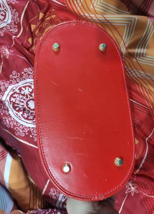 Каркасна містка червона сумка з середніми ручками червона шкіряна італія8 фото