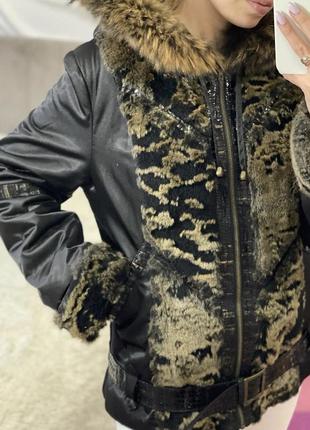 Теплая зимняя куртка со вставками меха4 фото