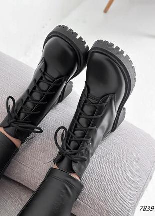 Черные натуральные кожаные зимние ботинки на шнурках шнуровке толстой подошве кожа зима10 фото