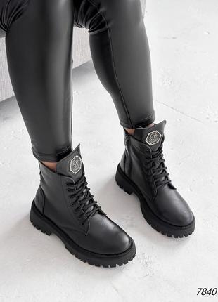 Чорні натуральні шкіряні зимові черевики на шнурках шнурівці товстій підошві шкіра зима9 фото