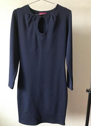 Платье футляр с вырезом-каплью темно синего цвета devant