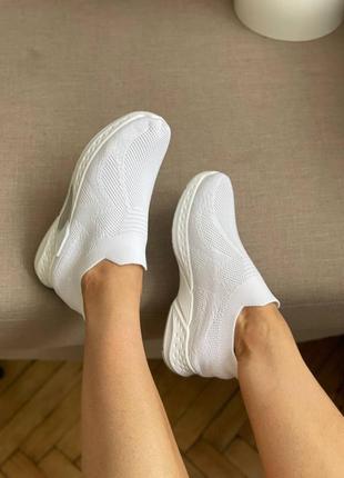 Белые кроссовки-слипоны2 фото