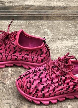 Текстильні кросівки