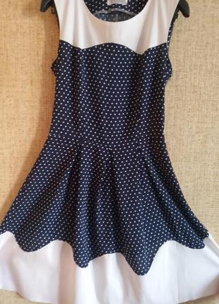 Милое платье в мелкий горошек