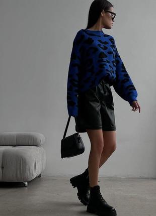 Теплий светр з леопардовим принтом, оверсайз светр з анімалістичним принтом, яскравий, синій, вільного крою3 фото