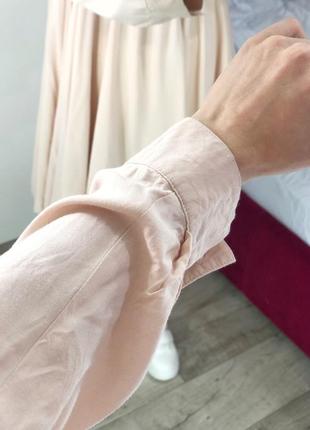 Нежная удлинённая пудровая блуза из вискозы10 фото