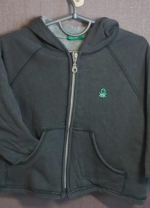 Очень удобная унисекс кофточка от united colors of benetton