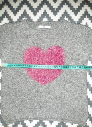 Серый милый свитер с сердечками8 фото