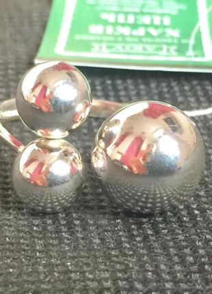 Новое родированое серебряное кольцо шарики серебро 925 пробы