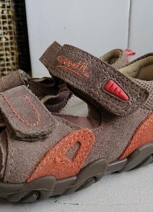 Фірмові шкіряні черевики superfit 22р. оригінал