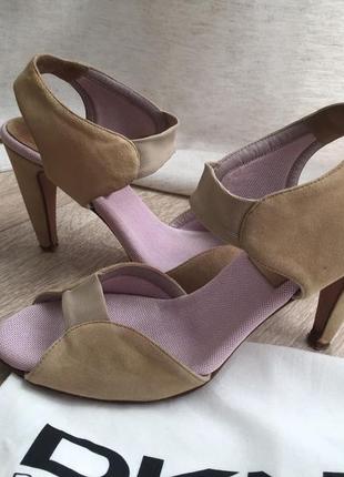 Стильні босоніжки dkny p.37-38