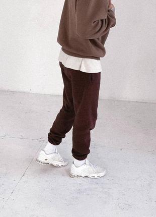 Чоловічі стильні спортивні штани з начосом бордові6 фото