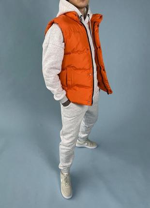 Мужской стильный жилет на молнии оранжевый. мужская безрукавка на весну/осень4 фото