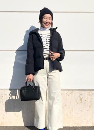 Бесшовный черный пуховик юникло uniqlo