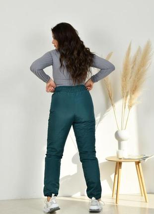 Жіночі спортивні штани з високою посадкою з плащової тканини на синтепоні розміри норма й батал4 фото