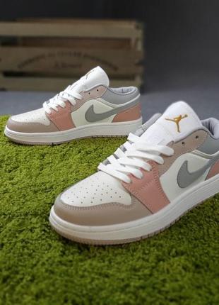 Жіночі кросівки | nike air jordan 1 | білі/бежеві/пудра | шкіра, :3610 фото