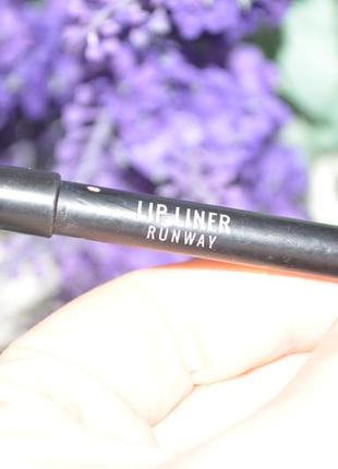 Фірмовий контурний олівець для губ barrym lip liner3 фото