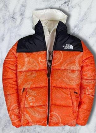 Мужской пуховик tnf. мужская тёплая зимняя куртка tnf с узорами без капюшона оранжевая с чёрным