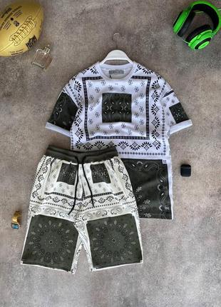 Мужской стильный летний комплект футболка+шорты с узорами1 фото
