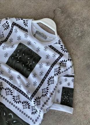 Мужской стильный летний комплект футболка+шорты с узорами4 фото