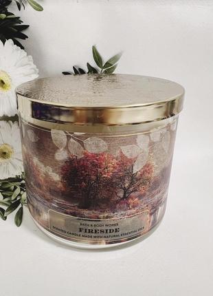 Свічка 3-фітіля fireside від bath and body works