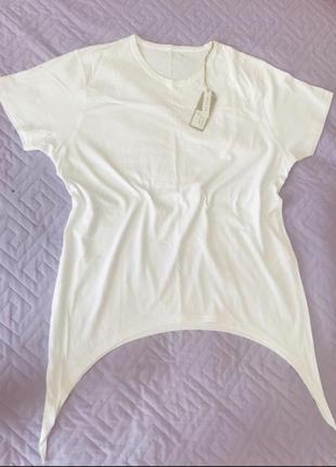 Женская белая футболка с интересным низом.1 фото