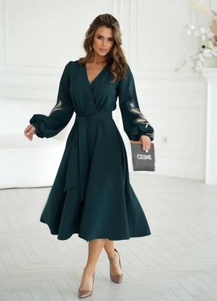 Платье миди на запах с вышивкой на рукавах 7507 зелёный4 фото