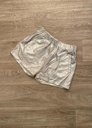 Праздничные серебристые шорты короткие с напылением в виде zara8 фото