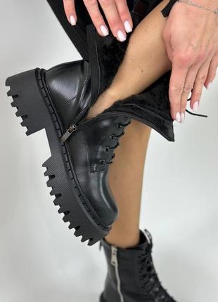 Женские черные ботинки с замочком4 фото