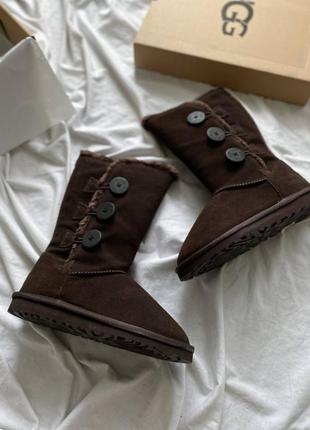 Жіночі зимові уггі ugg bailey button triplet ii brown umber овчина9 фото