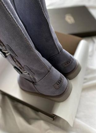 Женские зимние угги на овчине ugg baileyрдинал triplet ii dark shade замша7 фото