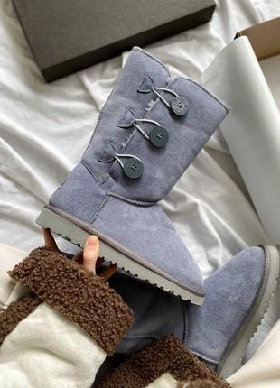 Жіночі зимові уггі на овчині ugg bailey button triplet ii dark shade замша