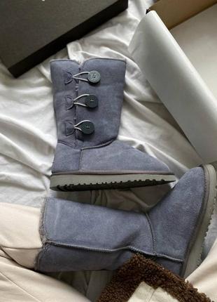 Женские зимние угги на овчине ugg baileyрдинал triplet ii dark shade замша8 фото