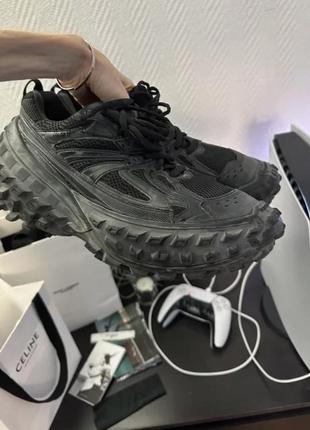 Balenciaga defender