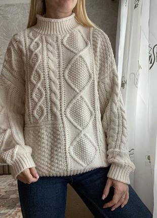Жіночий трендовий светр