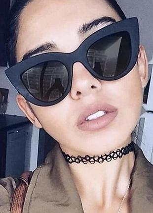 Женские солнцезащитные очки кошечки в матовой оправе чёрные