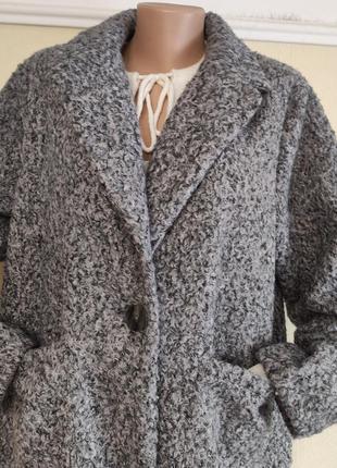 Легкое пальто из искусственной овчины3 фото