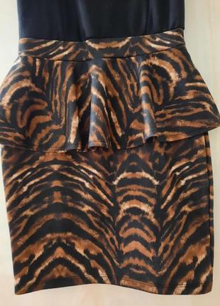 Брендовое платье с тигровым принтом2 фото