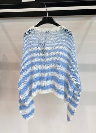 Жіночий блакитний мохеровий вовняний светр у стилі loewe anagram вільного крою та вишивкою5 фото