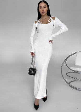 Современное платье белого цвета