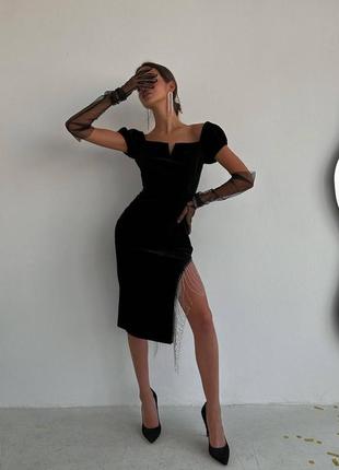 Чорна оксамитова сукня з бахрамою із каміння, міді, з коротким рукавом , футляр