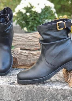 Кожаные итальянские демисезонные осенние весенние женские высокие ботинки в байкерском стиле 39-39,5 размер2 фото
