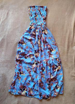 Шикарне,небесно-блакитне плаття з оголеними плечима,плаття-гумка