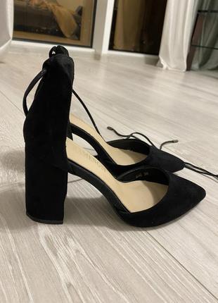 Черные туфли, босоножки1 фото
