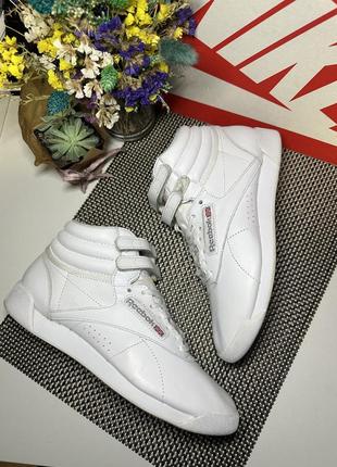 Оригінальні кросівки reebok3 фото