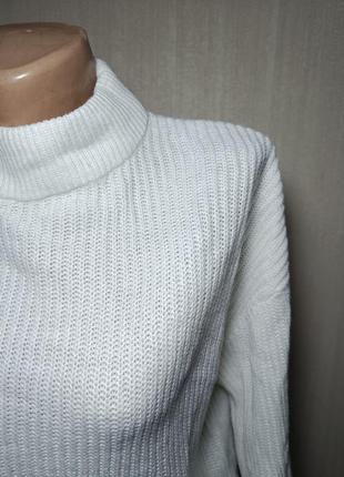 Белой тёплый женский свитер с высоким воротником. модный женский вязаный свитер белый джемпер. белый свитер4 фото