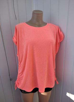 Яскрава футболка на стяжки