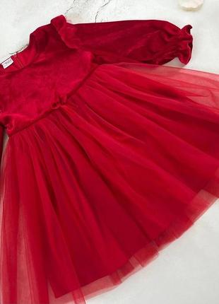 Нарядна червона сукня