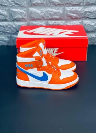 Чоловічі кросівки найк біло оранжеві nike чоловічі кросівки