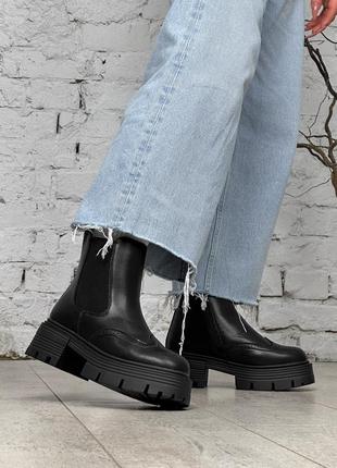 Класичні чорні стильні зимові черевики челсі жіночі на підвищеній підошві,шкіряні/натуральна шкіра9 фото